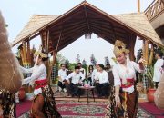 Abang Ijo Dampingi Mas Kaesang di Purwakarta: Datangi Greenhouse Hingga Resmikan Saung PSI