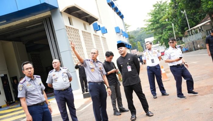 Selain ke Disnakertrans, Hari Ini Abang Ijo Kunjungi Dishub Purwakarta