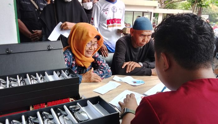 Ratusan Warga Antusias Ikuti Pengobatan Gratis di Klinik Abang Ijo