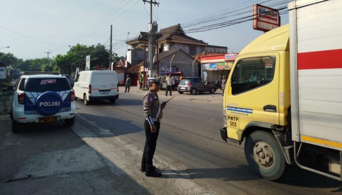 Pengamanan Jalur Kegiatan Hari Posyandu Nasional 2025 di Purwakarta