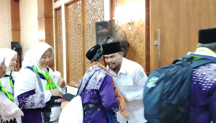 Wabup Abang Ijo Lepas Jemaah Haji Purwakarta ke Tanah Suci dengan Pesan dan Harapan Ini