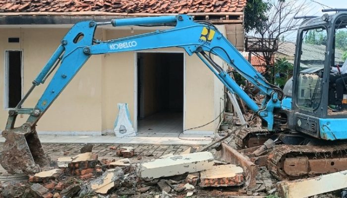 Alat Berat Mendekat, Tekanan Mental Pada Warga Penggusuran Purwakarta