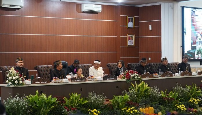 Ketua DPRD Purwakarta Pimpin Rapat Paripurna Hari Jadi Purwakarta Tahun 2025 Dihadiri Gubernur Jabar Dedi Mulyadi