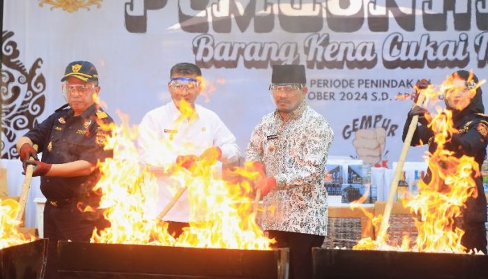 Pemusnahan Barang Kena Cukai Ilegal di Purwakarta: Musnahkan 22 juta Batang Roko