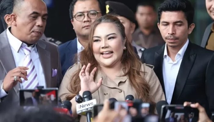 Usai Diperiksa KPK, Lisa Mariana Klaim Terima Aliran Dana Bank BJB